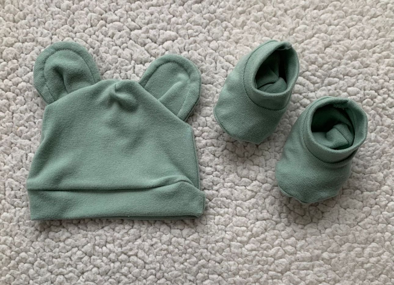 Gorritos y escarpines de darlon
